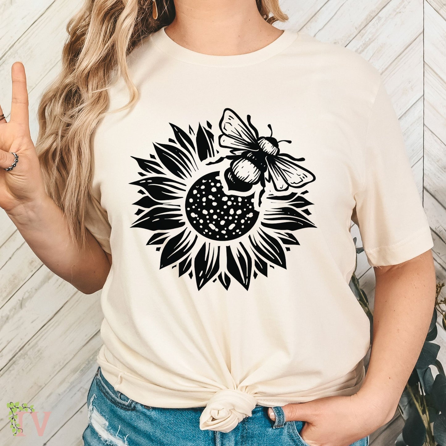 Bee sunflower t-shirt